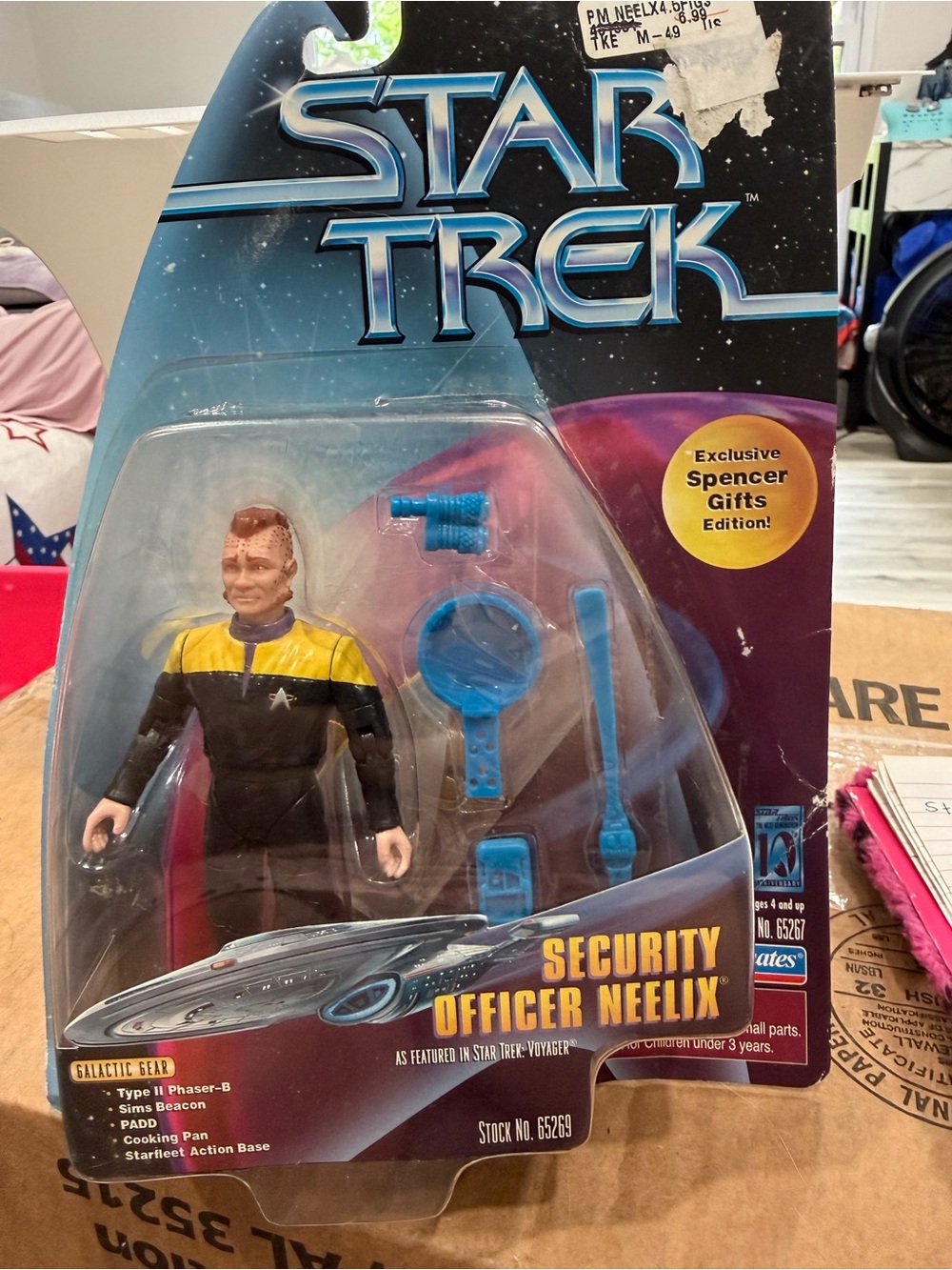 1997 Playmates Star Trek Voyager Security Officer Neelix Exclusive Spencer Gifts